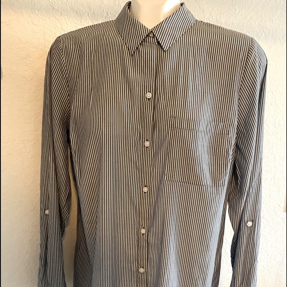 Apt 9 Burton up shirt large